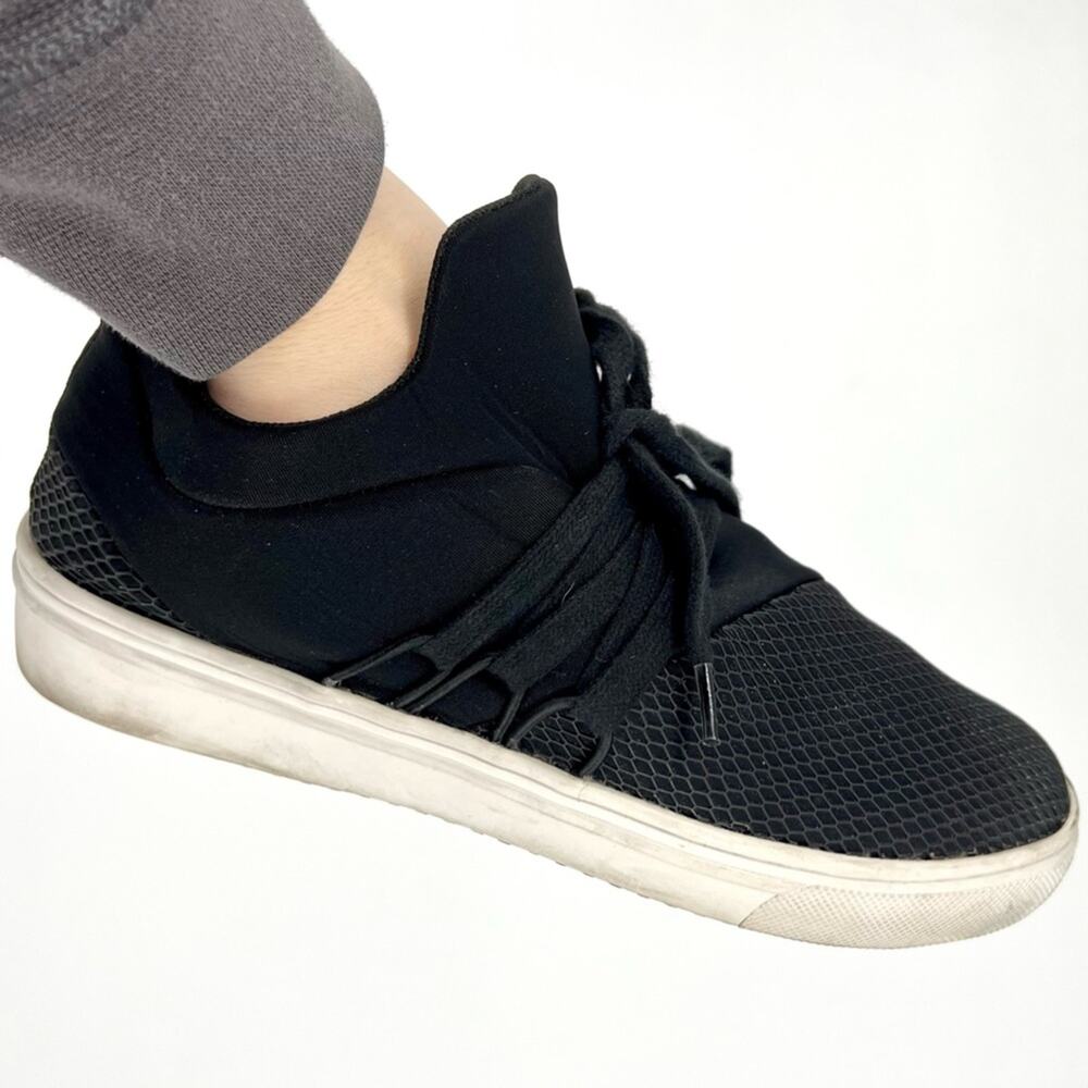 Steve Madden Lancer Pull On Sneaker with Laces Black Size 6.5 - Picture 8 of 16
